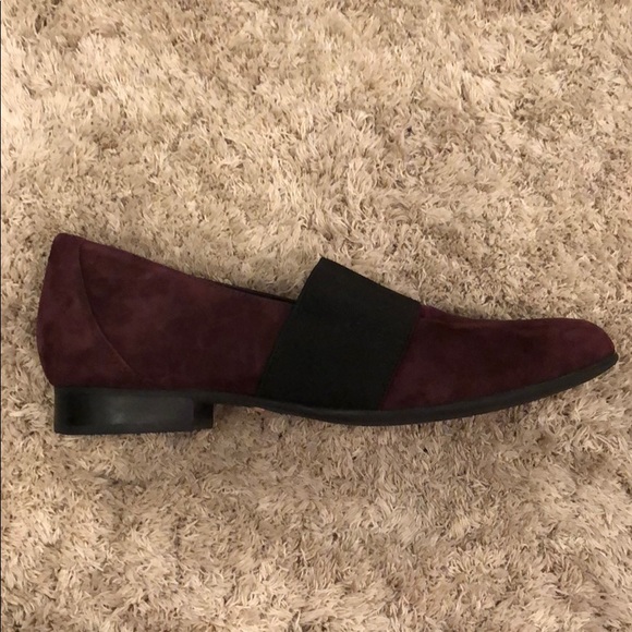 Clarks Unstructured Slip On Loafer - Picture 7 of 7